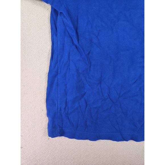 Badge Shirt Mens Medium M Stretch Blue Regular Short Sleeve V Neck Y2K NWT A3 - Picture 12 of 12